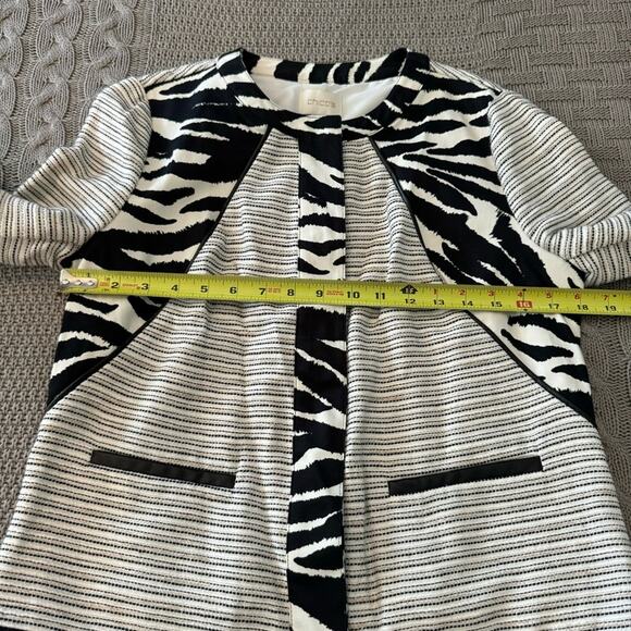 Chicos Black & White Animal Print Jacket ~ 0 - Picture 3 of 11